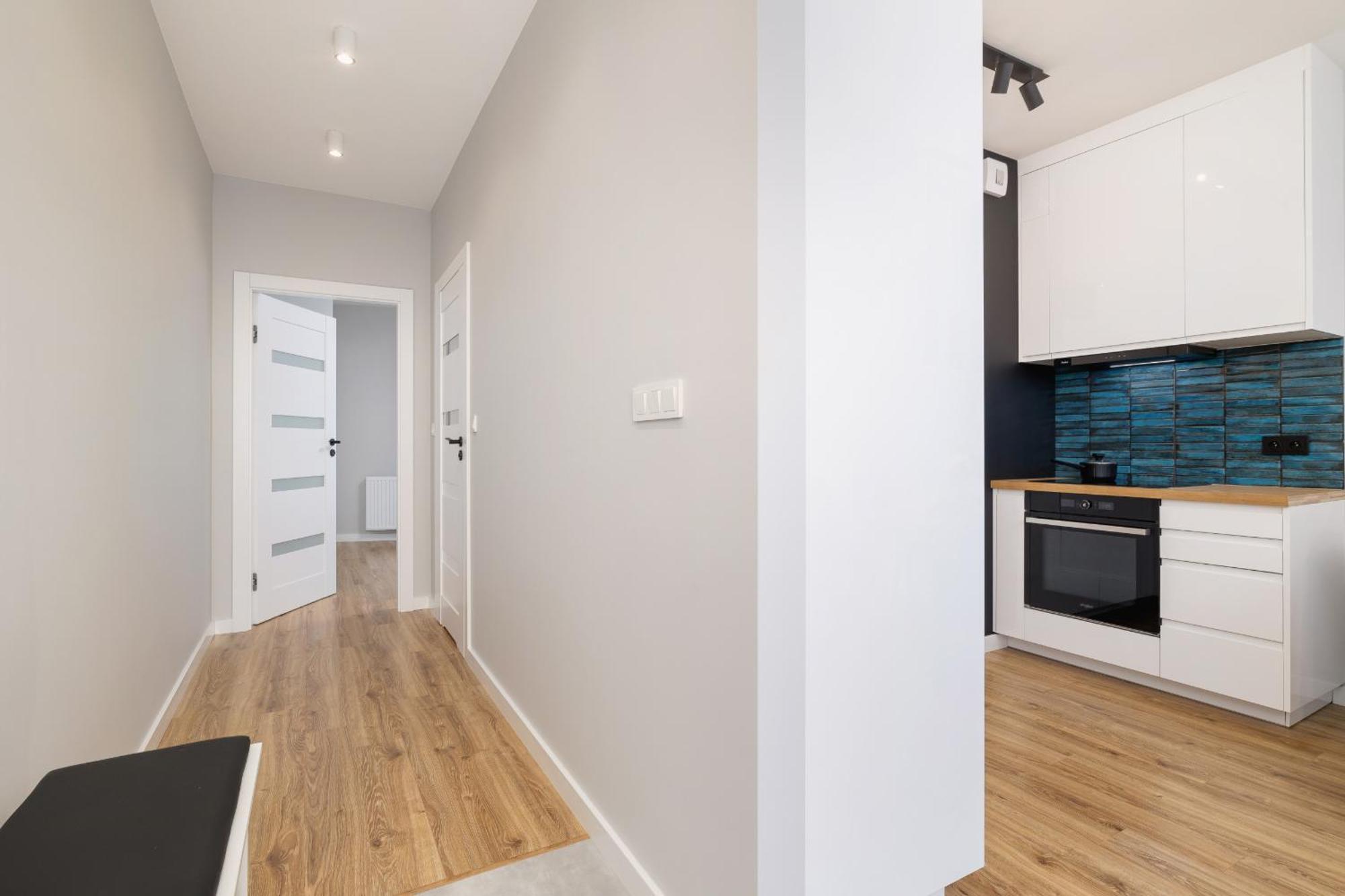 Kielkowskiego Modern & Comfy With Balcony Cracow By Renters Apartment *